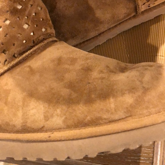 UGG classic short flora perf chestnut - Picture 8 of 8